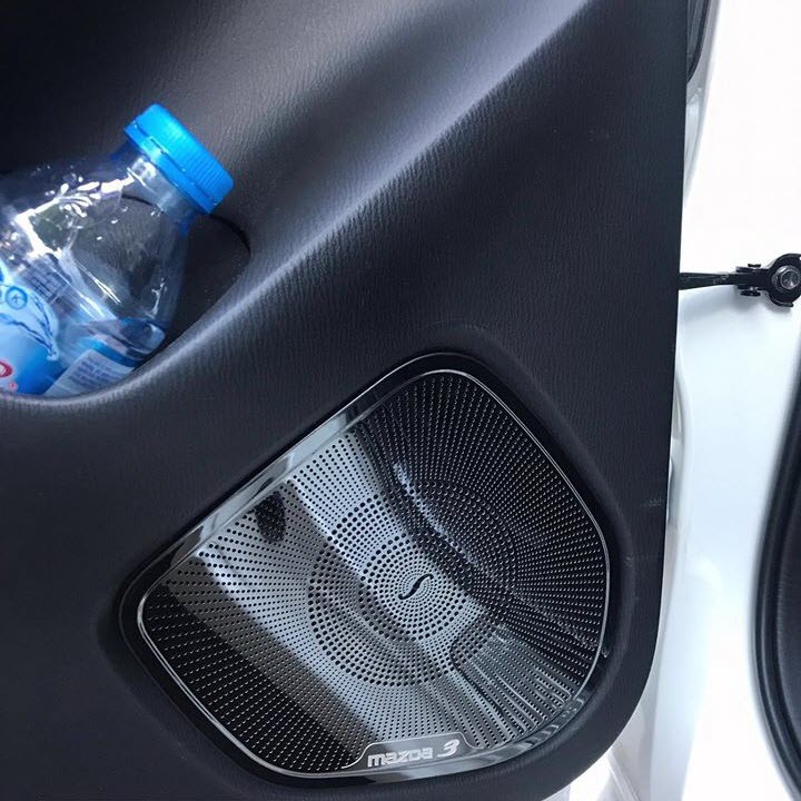 Mazda 3, ốp trang trí màng loa titan cho xe Mazda 3 2017 2018 2019 phụ kiện đồ chơi ô tô