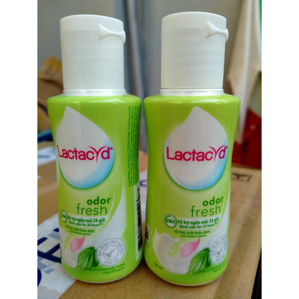 Dung dịch vệ sinh phụ nữ Lactacyd 60ml Lá Trầu Không&amp; Nước Hoa Hồng