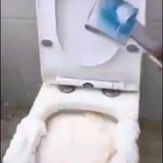 BÌNH XỊT BỌT TUYẾT BATHROOM
