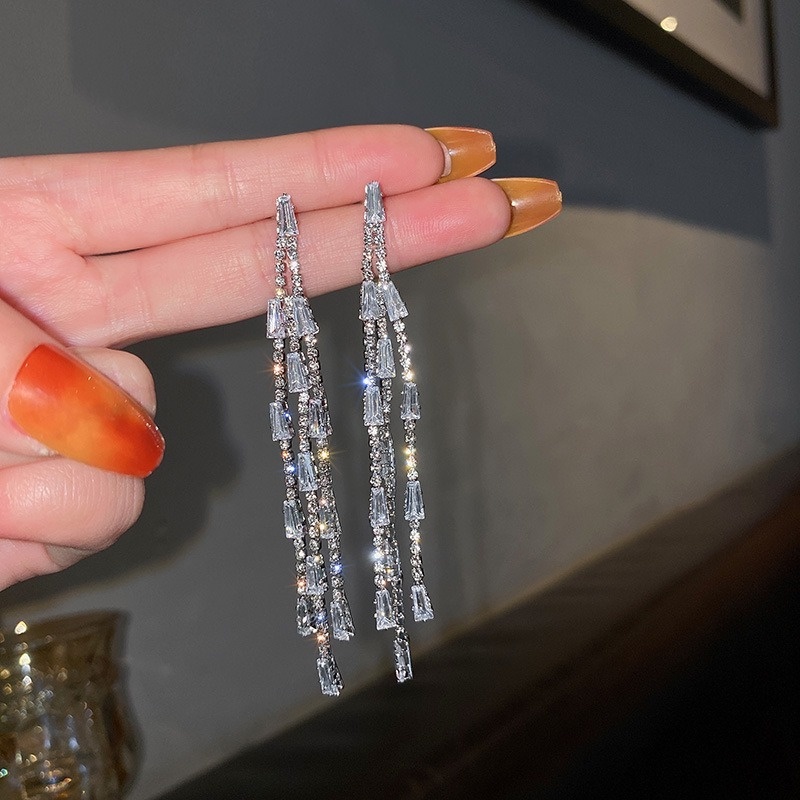 Khuyên Tai Tua Rua Đính Đá Zircon Đơn Giản Thời Trang Cá Tính