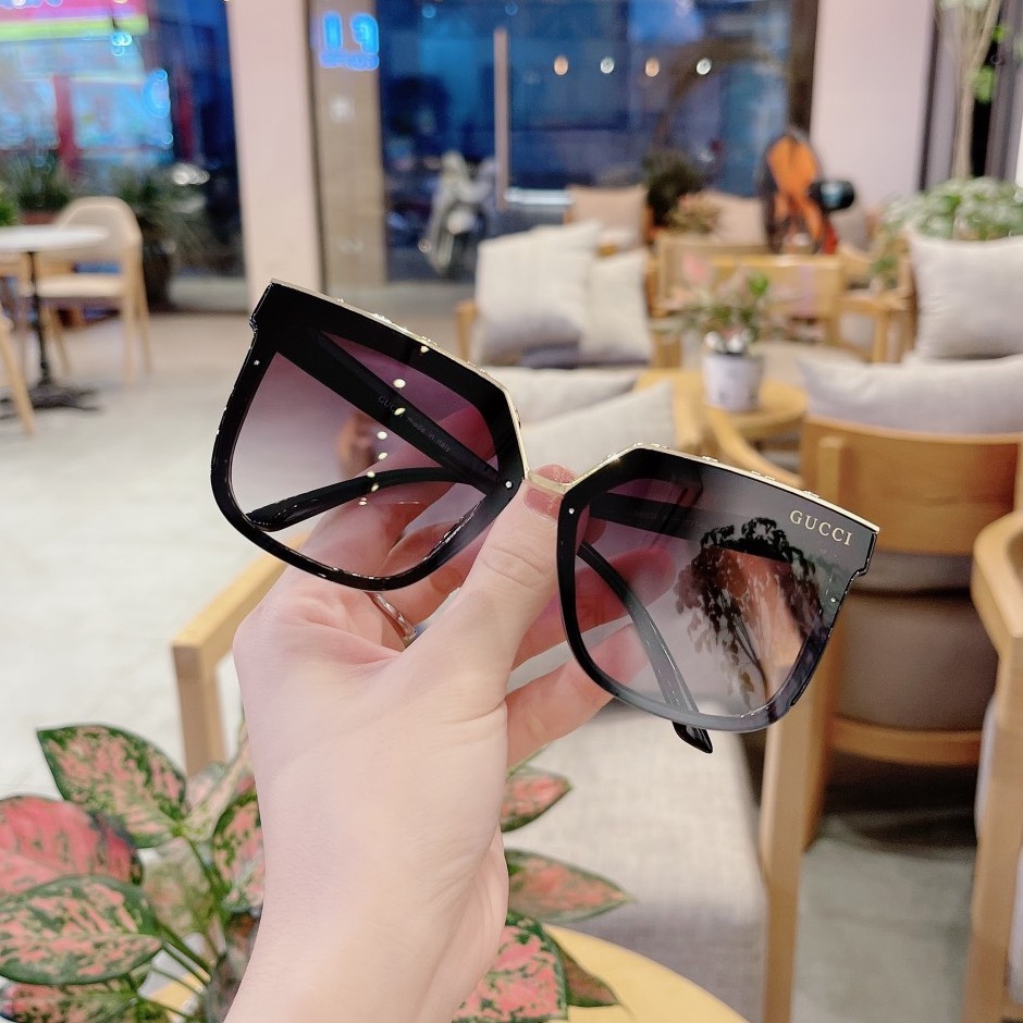 Kính mắt thời trang nữ Gucci mẫu mới 2021