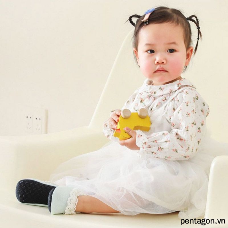 Vớ Ren Mềm Chống Trượt Màu Trơn Dành Cho Em Bé Tập Đi