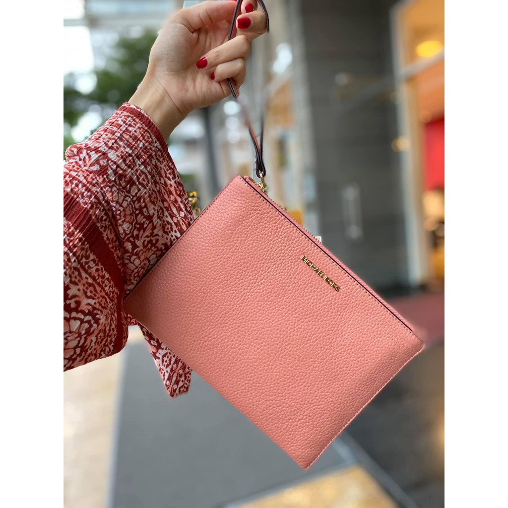 Túi xách cầm tay nữ Clutch Michael Kors