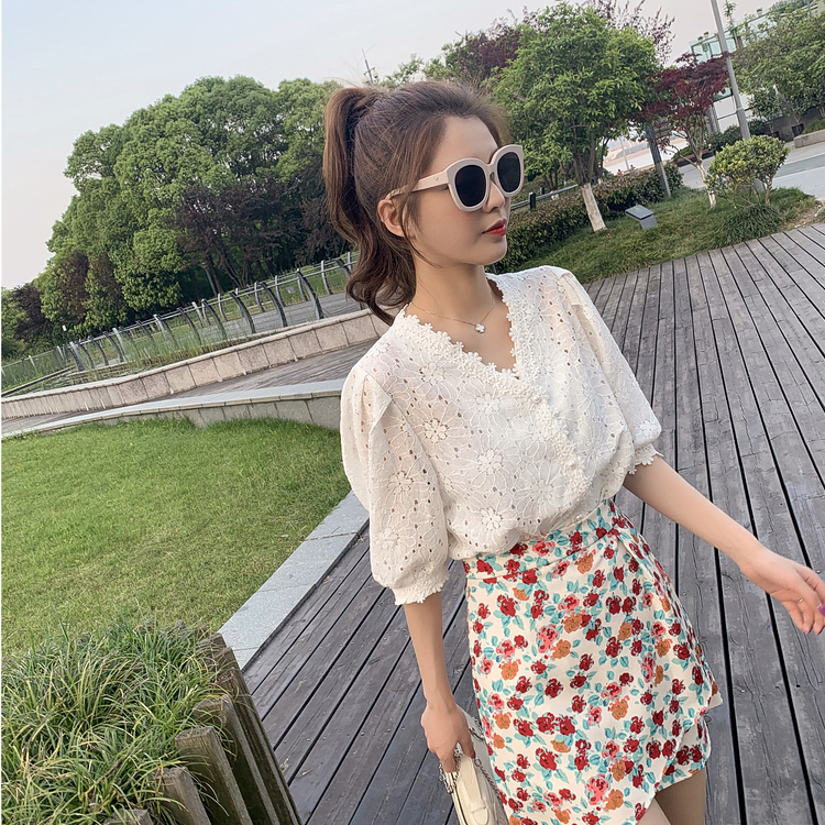 SUXI Áo sơ mi tay ngắn cổ V phối ren phong cách retro nữ tính