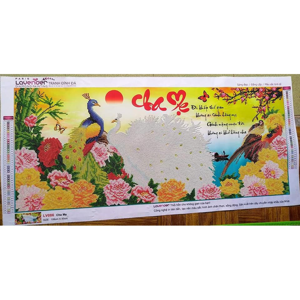 Tranh đính đá cha mẹ KT:106x50cm. Tranh gắn đá chưa gắn.