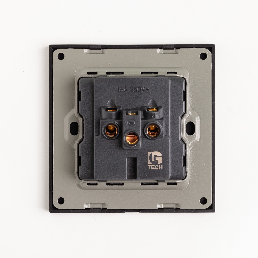 Ổ điện âm tường vuông Lgtech LG-B20-0018 chính hãng