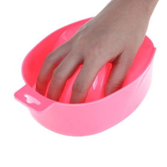 Thau ngâm móng tay