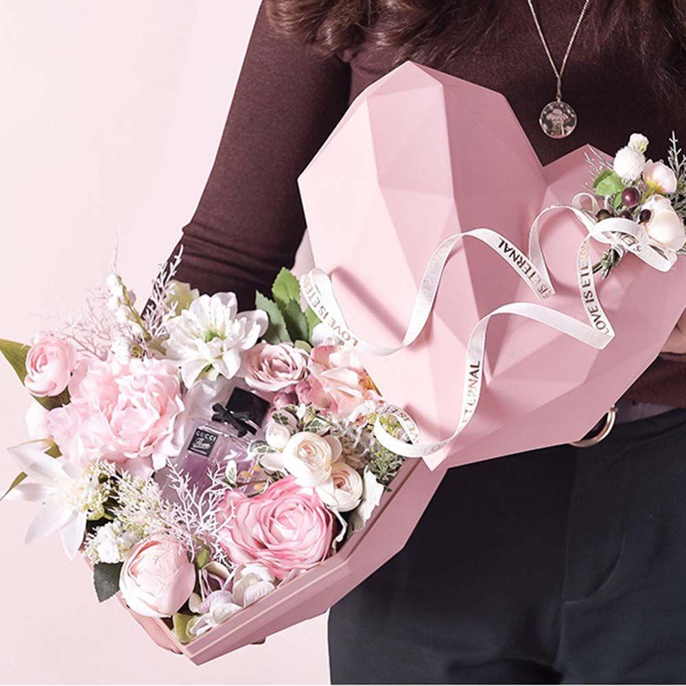 Lọ Hoa Hồng Mới Làm Quà Tặng Valentine