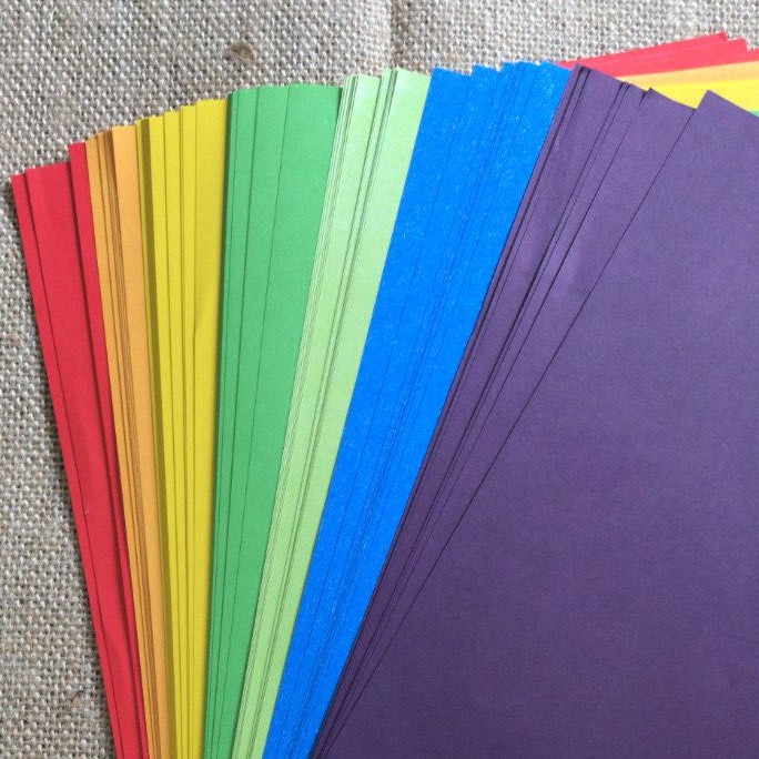 GIẤY A4 MÀU: 10.000/ 20 TỜ (NHẮN TIN VỚI SHOP ĐỂ LỰA CHỌN MÀU)