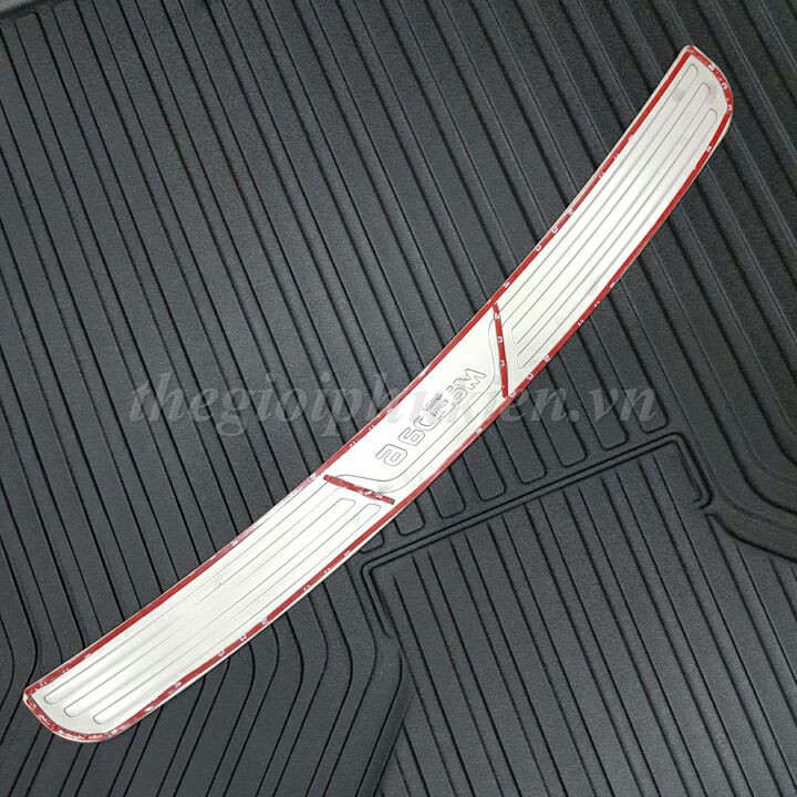 Ốp chống trầy cốp INOX Mazda 6 2017-2021 – Bên ngoài( hàng cao cấp)