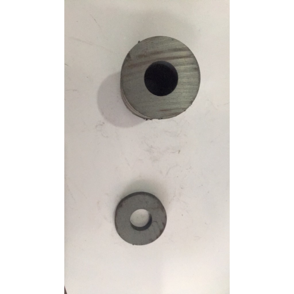 Nam châm viên Ferrite 45x8 lỗ 19mm