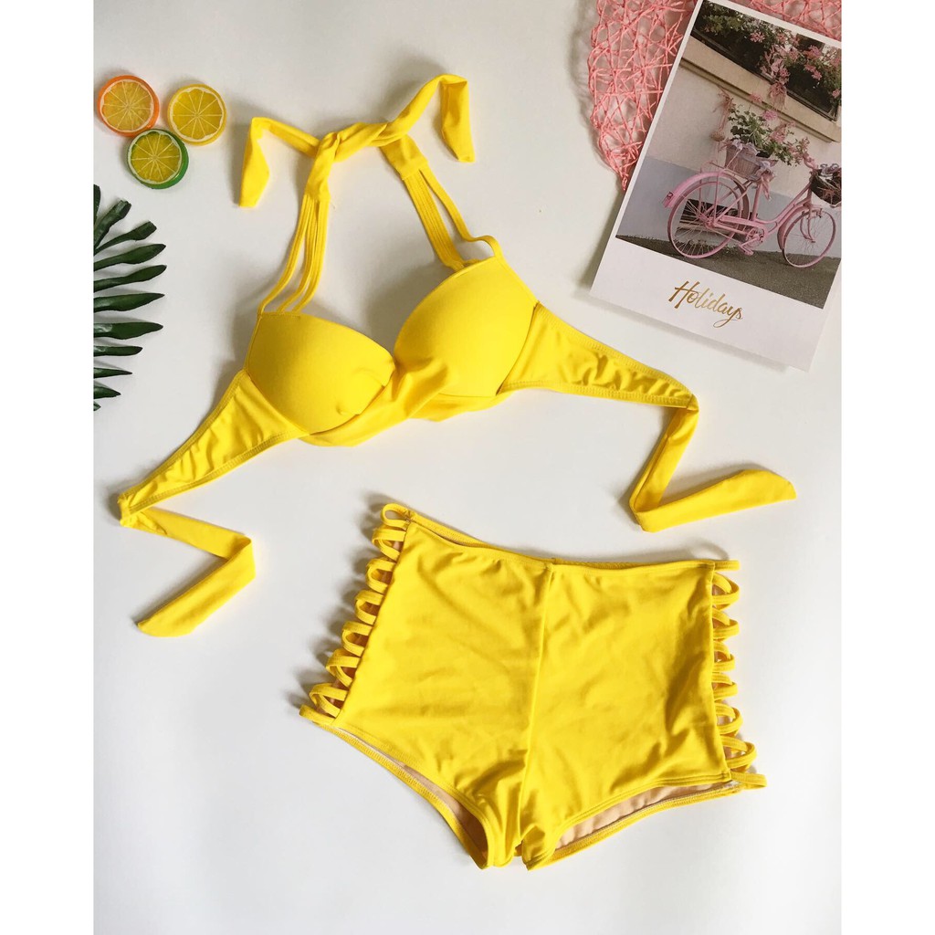 Bikini áo ngực xoắn quần đùi vàng