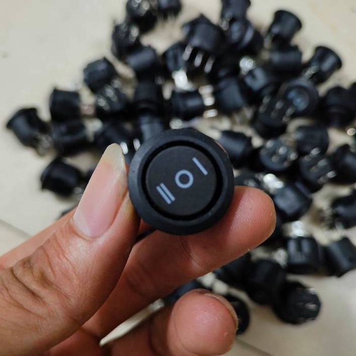 Công tắc tròn 3 chân 2 chế độ tắt bật dùng cho các loại hộp pin lithium