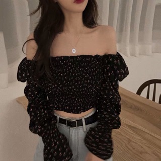 Áo croptop trễ vai tay bo hoa nhí