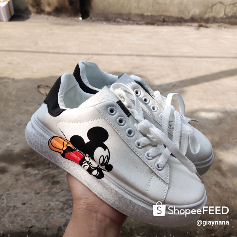 Giày sục thể thao sọc hồng hàn quốc cực xinh | BigBuy360 - bigbuy360.vn