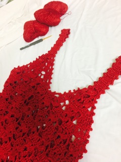 Áo croptop len móc