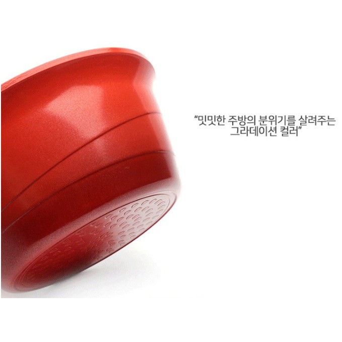 Bộ nồi Palace màu đỏ tráng gốm xuất xứ Hàn Quốc.