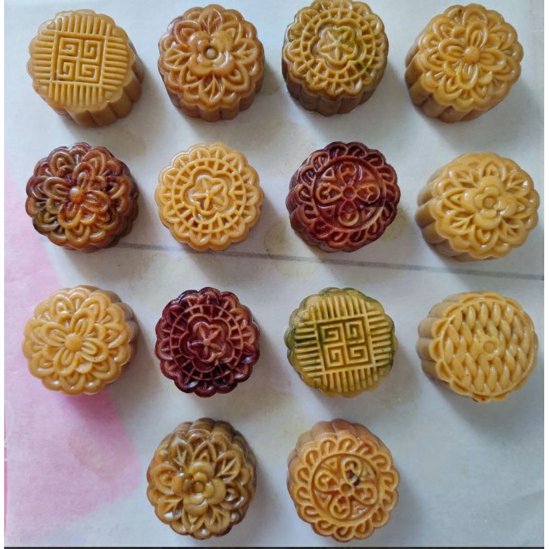 Khuôn nhấn trung thu lò xo 6 mặt hoa 75g B02