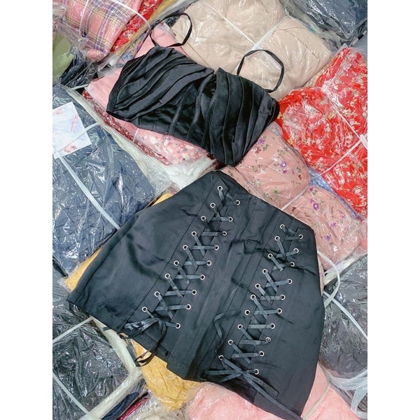 đầm gấm hoa vải siêu đẹp luôn ạ