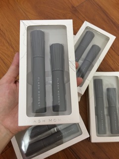 MASCARA SIÊU DÀY VÀ DÀI MI Flash Moment