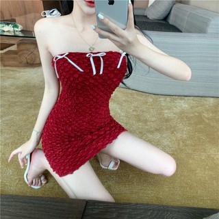 Váy ôm body hoa chấm bi đỏ