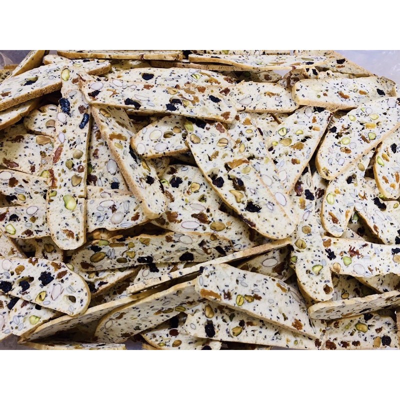 BISCOTTI VỊ HẠNH NHÂN VÀ QUẢ KHÔ