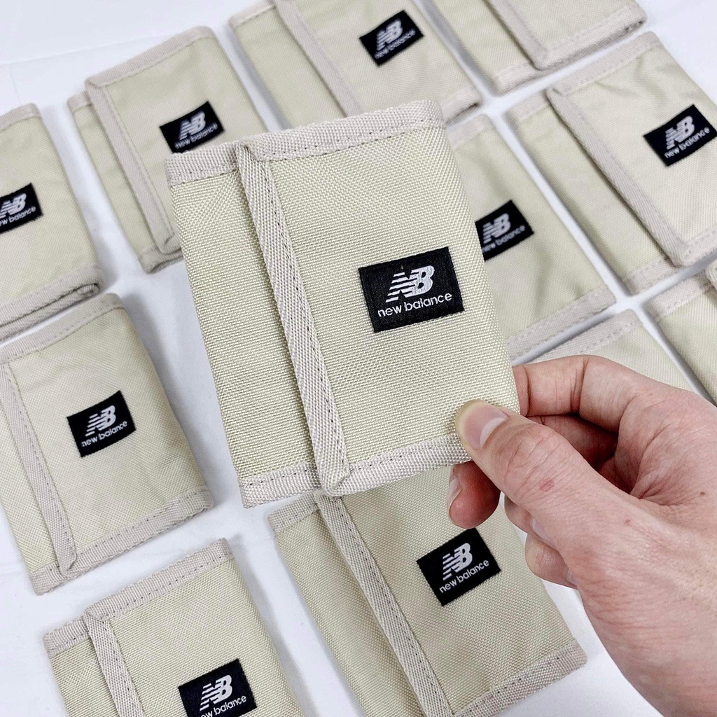 Onion.A - Ví đựng thẻ New Balance màu be