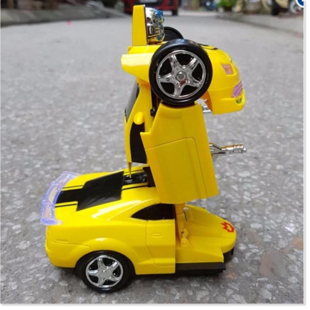 Ô Tô Biến Hình - Robot biến hình  Dùng Pin Có Nhạc - Tặng bộ bài magic