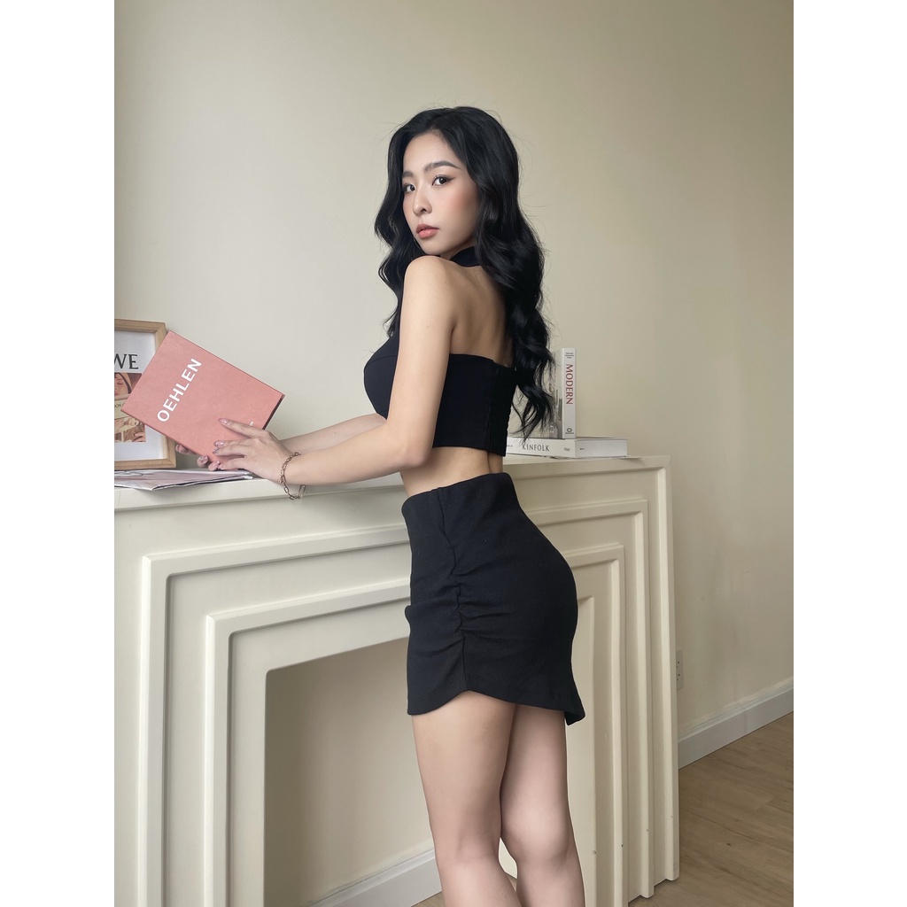 Set áo cúp ngực cổ lọ và chân váy xéo nhún thun Loulou Set - Tipblu