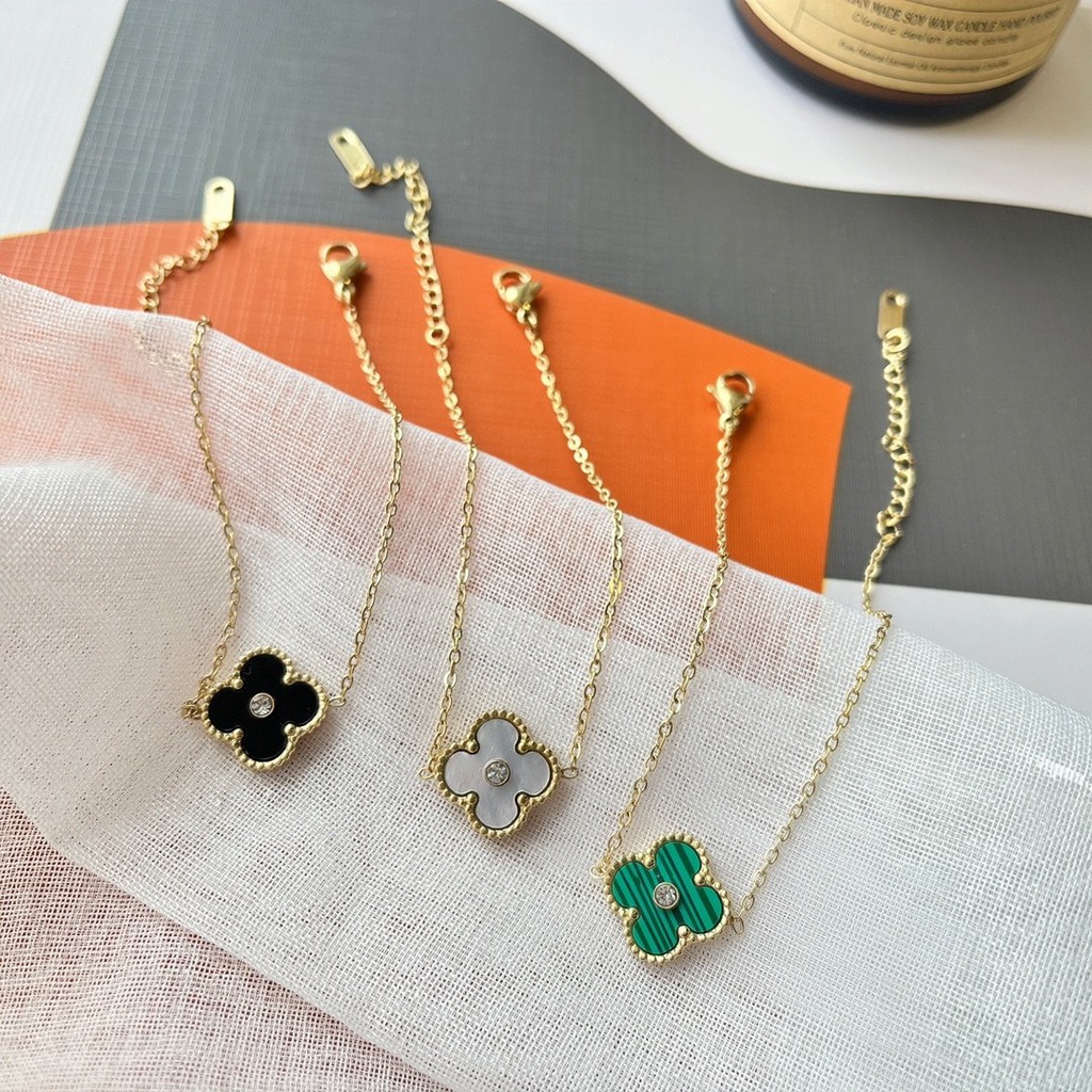 Vòng Tay Louis Vuitton Bằng Thép Titan Họa Tiết LV Monogram