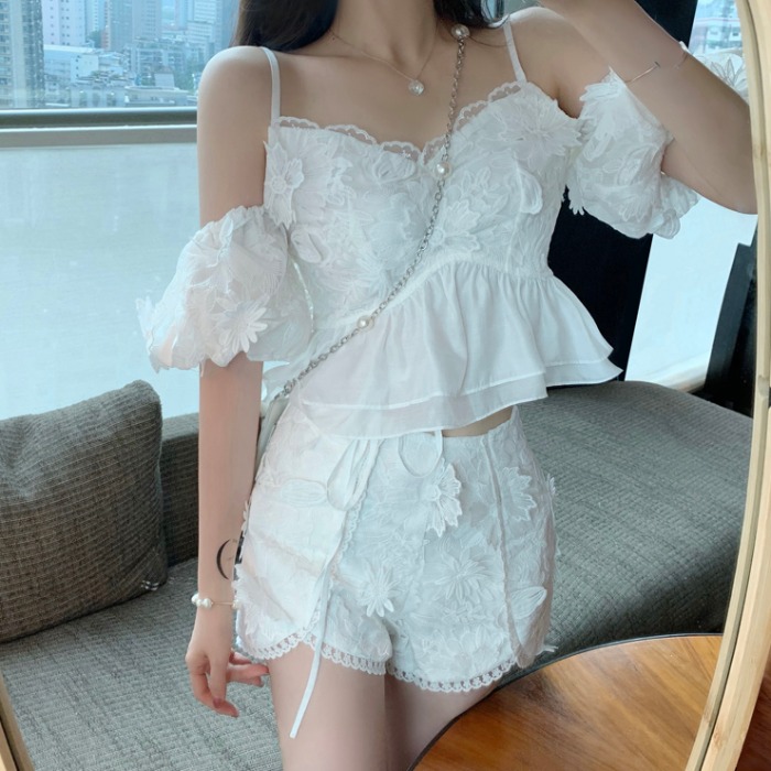 Set Áo Lửng Tay Lỡ Cổ Tròn + Quần Short Lưng Cao Thời Trang Nữ