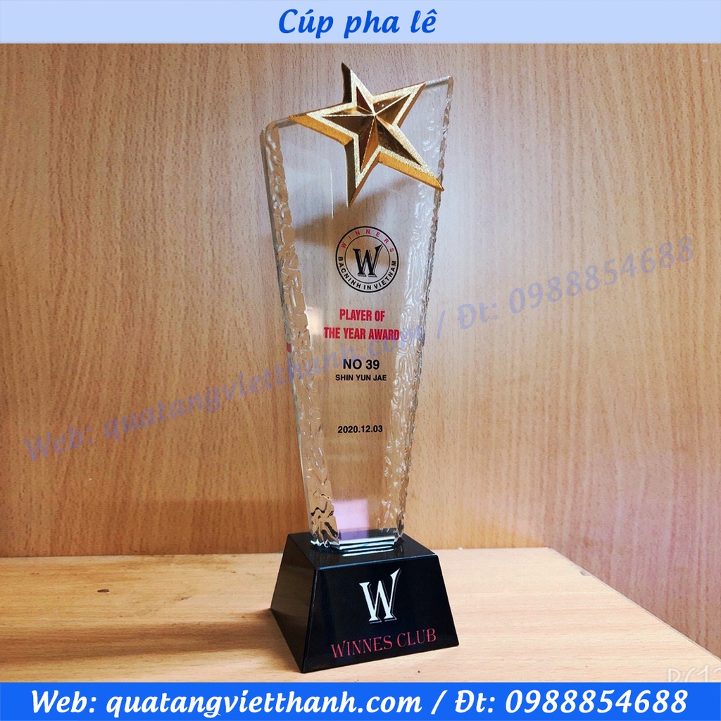 Cúp pha lê kim loại mẫu vát đế đen + sao