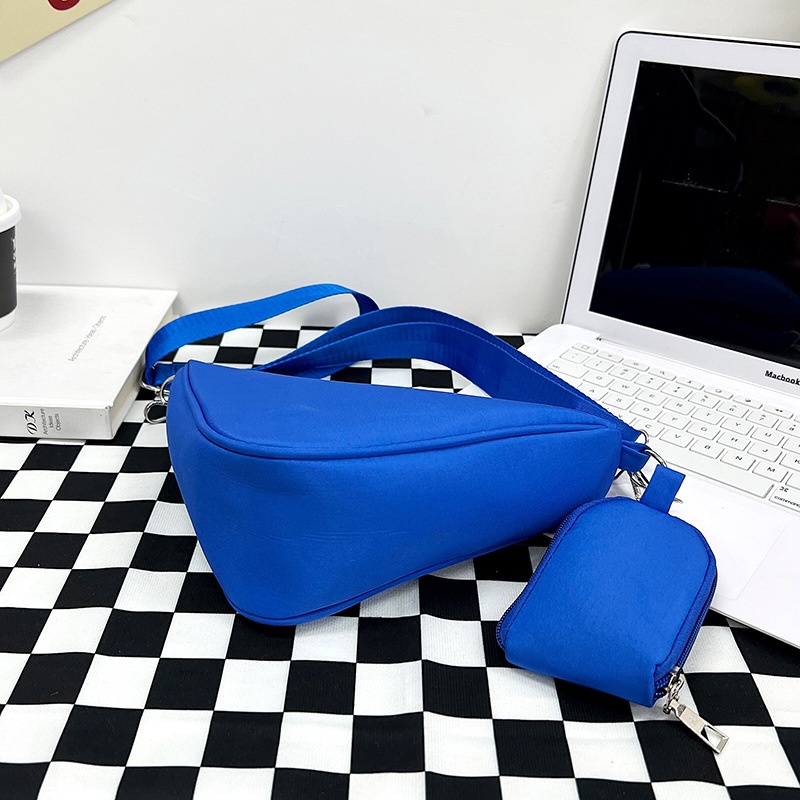 Túi Đeo Vai Đựng Điện Thoại Hình Tam Giác Bằng Nylon Thiết Kế Đơn Giản Nhẹ Nhàng Thời Trang Nhật Bản