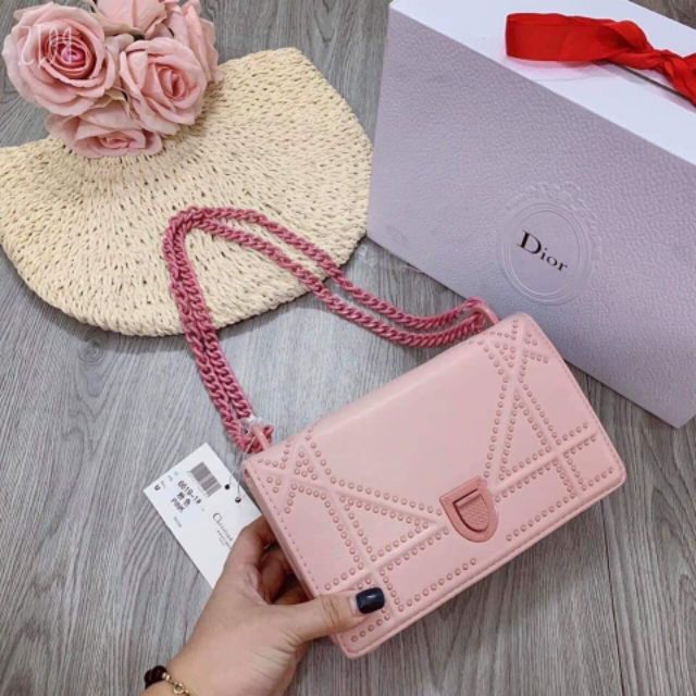 Túi dì o nạm đinh