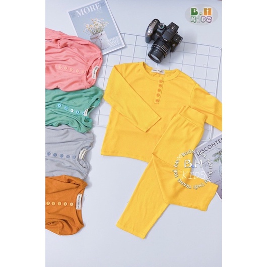 TDG03 Bộ Dài Tay Thun Tăm MinkyMom Cạp Cao Màu Trơn Cổ Nút Giả Cho Bé Từ 8kg Đến 19kg