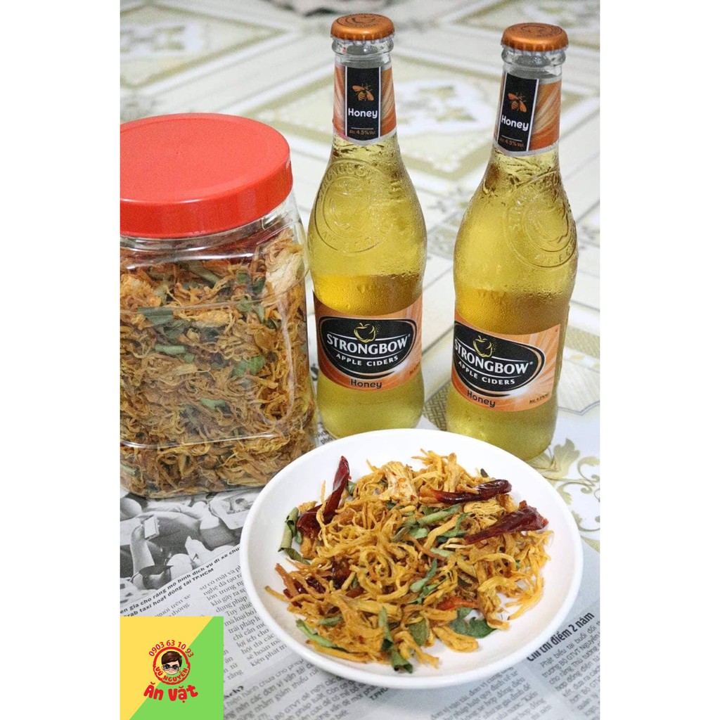 1 LON PET KHÔ GÀ XÉ CAY LÁ CHANH, KHÔ GÀ CHÁY TỎI LOẠI ĐẶC BIỆT KHÔNG TRỘN BỘT - ĐỒ ĂN VẶT VỪA NGON VỪA RẺ | BigBuy360 - bigbuy360.vn