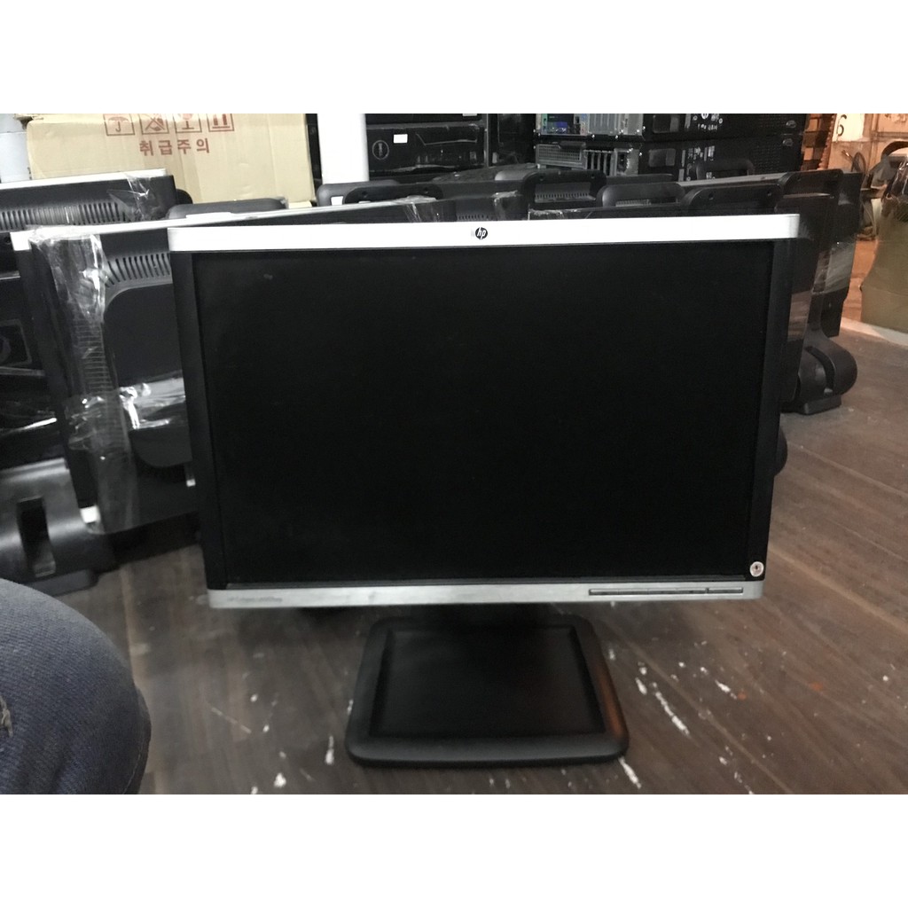 Màn hình 19'' cao cấp có DVI VGA Display port, có cổng USB chân xoay ngang dọc đủ tư thế hình ảnh đẹp | BigBuy360 - bigbuy360.vn