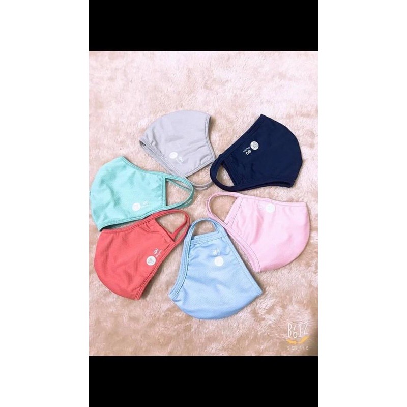 Khẩu trang GU 3 lớp VNXK