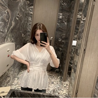 Áo trắng cách điệu ( oder 3-5hom quange châu) mã 310