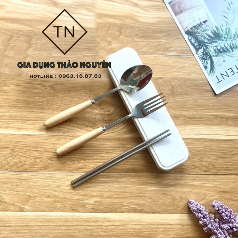 Bộ Thìa Đũa Dĩa Inox Cán Gỗ Lúa Mạch Có Hộp Đựng Cao Cấp Tiện Lợi