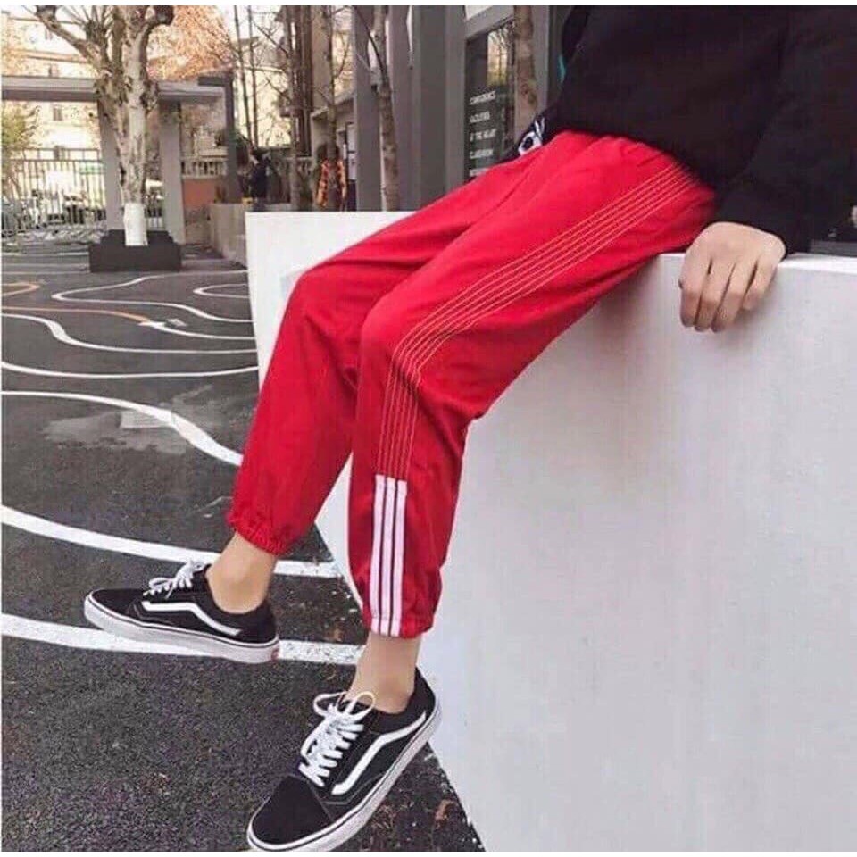 Quần jogger 3 line sọc chỉ màu đỏ hot hit cá tính