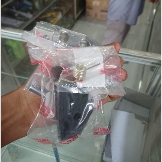 Bộ cao su gác chân trước Jupiter ,  Exciter 135 đời 2011 - 2012 - 2013 - 2014 zin Yamaha / để chân trước EX 135