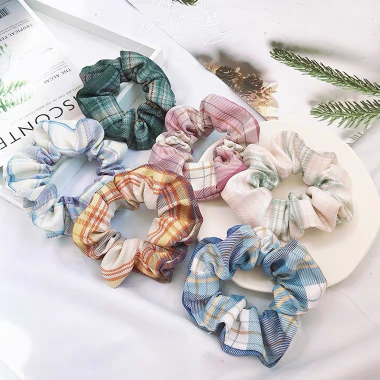 Buộc tóc scrunchies kẻ caro phối màu xinh xắn Rimin