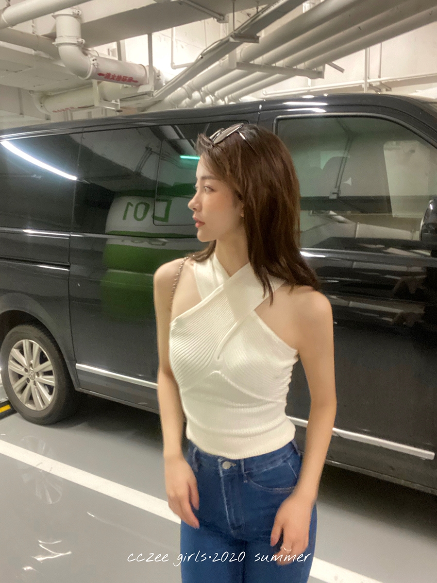 Áo không tay phối vạt đan chéo thời trang cho nữ | BigBuy360 - bigbuy360.vn