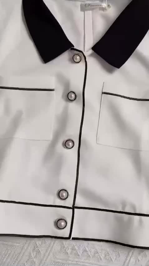 Áo croptop viền đen sang chảnh | BigBuy360 - bigbuy360.vn