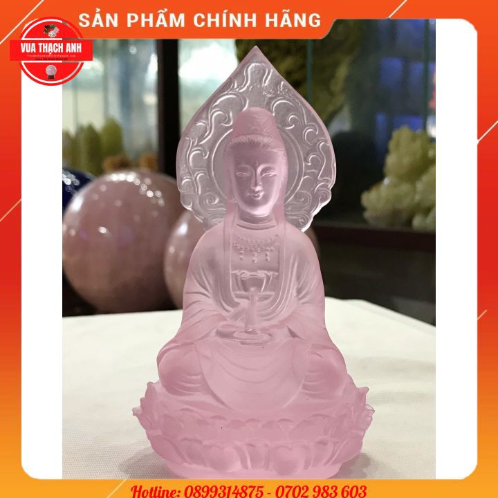 Tượng phật Quán Âm bằng đá lưu ly cao 15cm bày trí trên xe hơi.