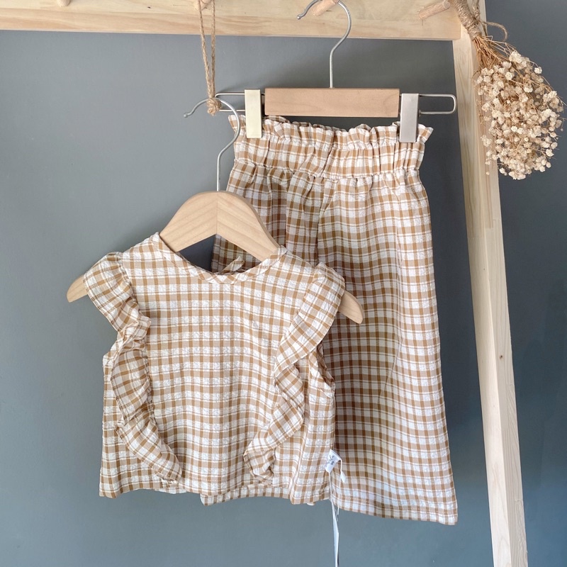 Bộ Quần Áo Bé Gái Nyny Baby Kẻ Caro Vải Thô Mềm Hở Lưng Sành Điệu Set Bé Gái Sang Chảnh Từ 8 _ 22kg