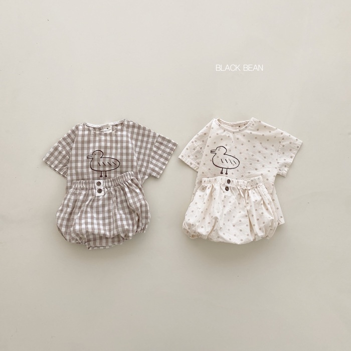 Bộ đồ cotton linen gồm áo thun và quần ngắn họa tiết caro/ chấm bi dễ thương dành cho trẻ em BHJW