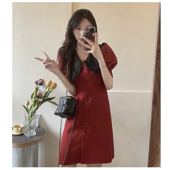 ĐẦM ĐỎ XỐP CỔ ĐEN BÈO THẮT NƠ SAU