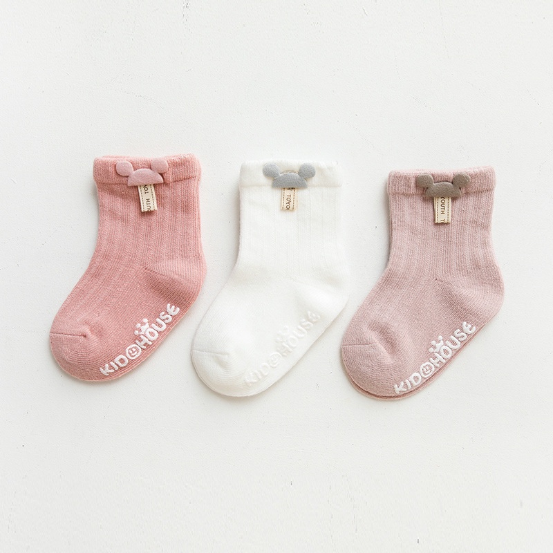 Set 3 đôi vớ chống trượt thích hợp cho bé sơ sinh